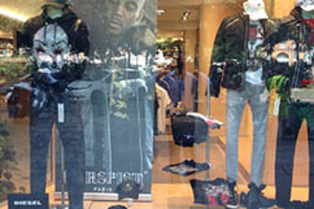 Les Gémeaux Toulouse vend des vêtements pour hommes de marques, des chaussures et des accessoires de mode masculine en centre-ville.(® site Les Gémeaux)